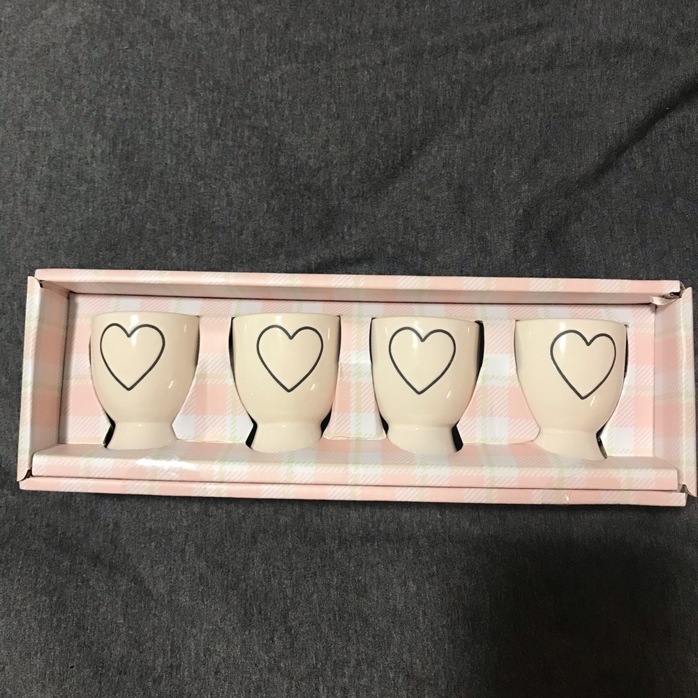 NWT Rae Dunn Heart Egg Cups